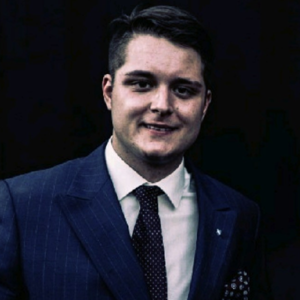  Lucas Mennecke